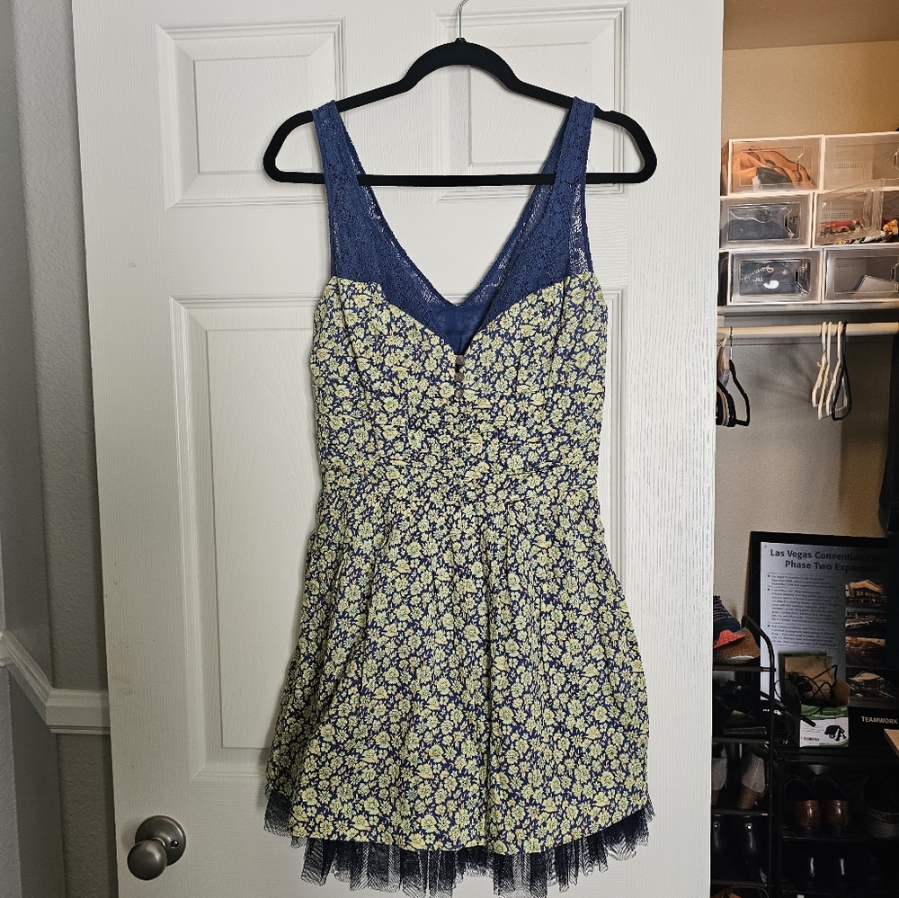 Free People Floral Dress - Perfect for Spring!